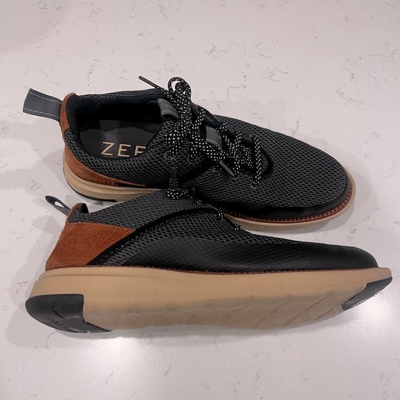 Cole Haan Men's Grand Atlantic Sneaker

Color: Black/Magenet/British Tan Size 8 - Picture 3 of 7